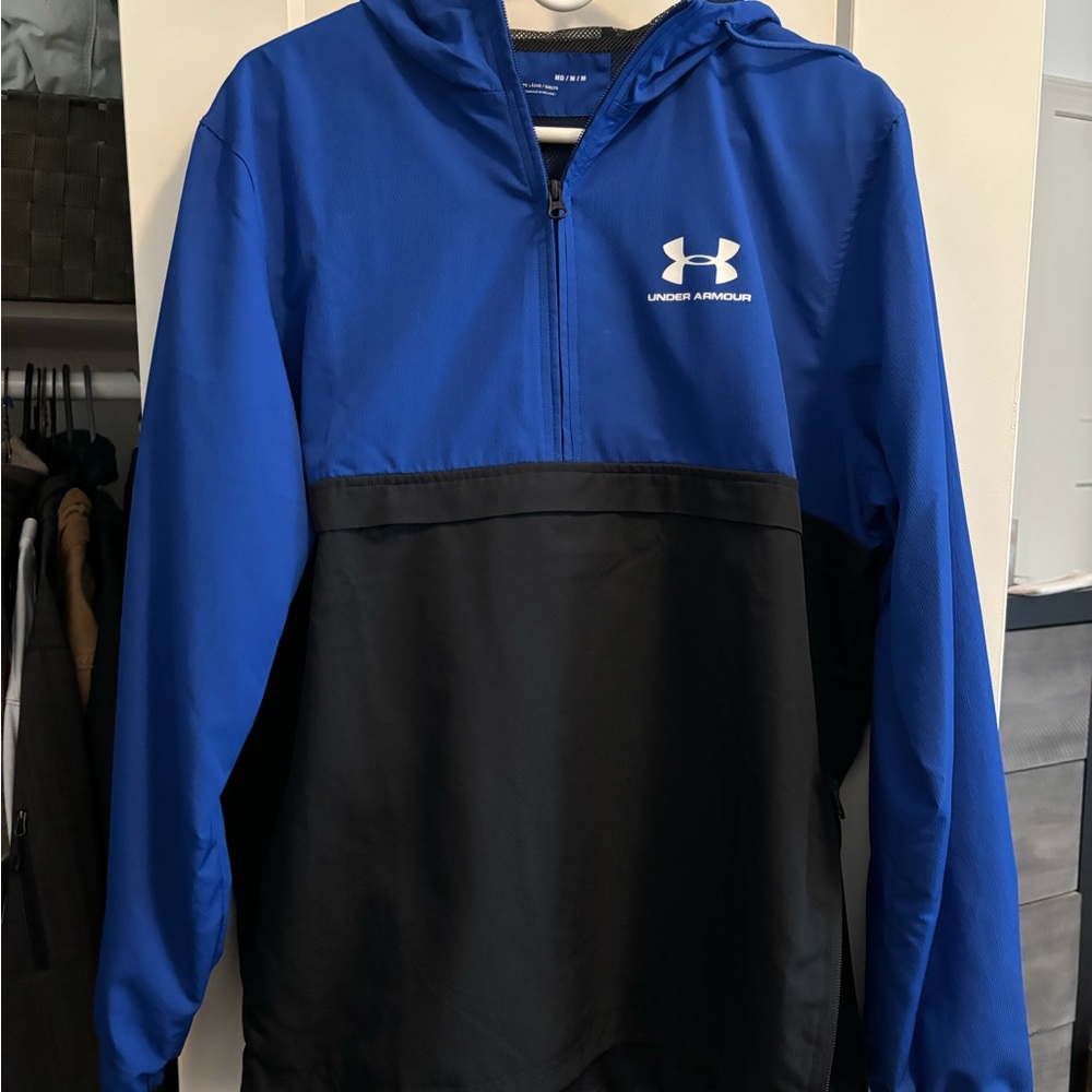 Men’s Under armour quarter zip jacket size medium